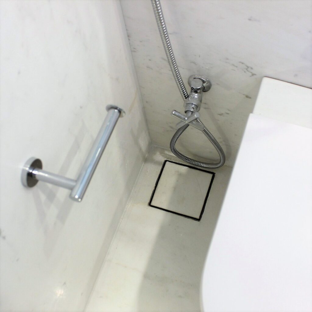 papeleira Navona acessórios de metal banheiro